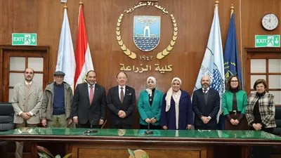جامعة الإسكندرية والأرجنتين تبحثان تعزيز التعاون في مجالات الزراعة المستدامة والدرجات العلمية المشتركة