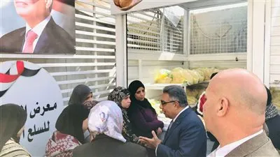 محافظ الدقهلية يتفقد منفذ بيع الخبز المدعم بالمعرض الدائم بحي شرق المنصورة