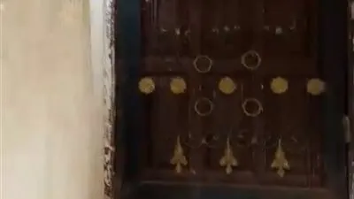 سقط الأبن من الشرفة من عقاب والدته..تفاصيل وفاة سيدة وأبنها بالإسكندرية