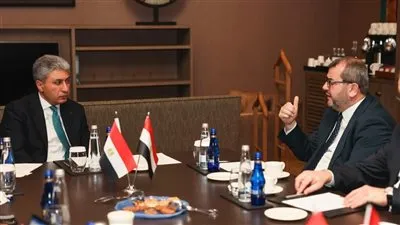 وزير السياحة والآثار يستهل لقاءاته المهنية بتركيا باجتماعات مع عدد من شركات الطيران التركية