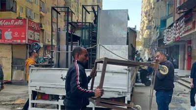 رفع 950 حالة إشغال وتعدي للمحال التجارية والمقاهي بمناطق جسر الكونيسة وأبو زارع بالعمرانية