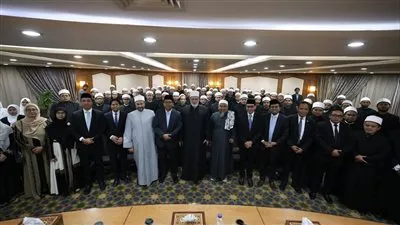 وكيل الأزهر يشهد تخريج 45 معلِّمًا ومديرَ معهدٍ بإندونيسيا من أكاديمية الأزهر