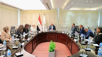 وزير التعليم يبحث مع الممثلة المقيمة ومدير مكتب برنامج الأغذية العالمي في مصر تعزيز الشراكة في برامج التغذية المدرسية