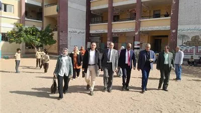 مساعد وزير التعليم يواصل جولاته الميدانية بمدارس القليوبية لمتابعة انتظام الدراسة