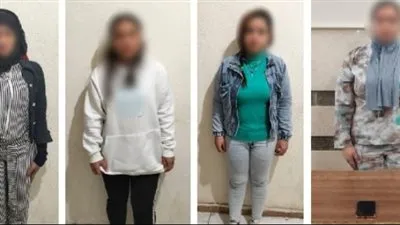 سقوط 4 سيدات للترويج لأعمال منافية للآداب عبر تطبيقات الهاتف في الإسكندرية والدقهلية