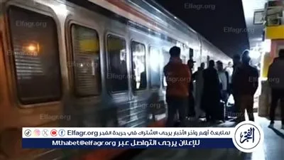 انقطاع التيار الكهربائي.. عطل مفاجئ يوقف القطار 976 داخل محطة المنيا