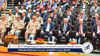 محافظ أسيوط ورئيس الجامعة وقائد الدفاع الشعبي يشهدون الندوة التثقيفية المجمعة الثامنة