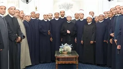 وزير الأوقاف يجتمع بالأئمة المختارين للبرنامج التدريبي بالأكاديمية العسكرية