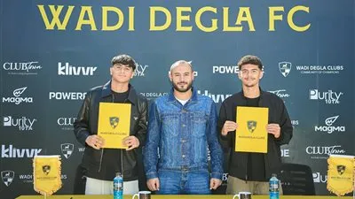 من الأكاديمية إلى الفريق الأول… وادى دجلة يعلن توقيع أول عقدين احترافيين لمحمد بركات وآدم ملاح 