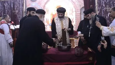 الأنبا مينا يترأس عشية عيد اباكير ويوحنا من كنيستهما في الإسكندرية
