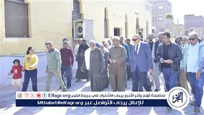 محافظ الأقصر يتفقد أعمال مشروعات الرصف بمدينة أرمنت 