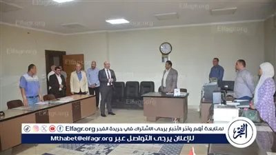 محافظ بني سويف يودع الموظفين ويهنئهم برمضان قبل ادائه اليمين محافظًا للفيوم
