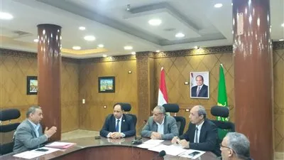 ياسر محمود يقود اجتماعًا موسعًا لتطوير المدارس الفنية بالقليوبية