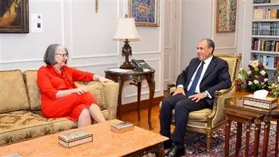 وزير الخارجية يستقبل رئيسة الاتحاد الدولي لجمعيات الهلال والصليب الأحمر