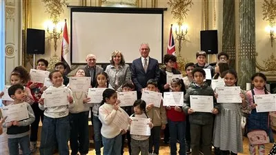 القنصل العام في المملكة المتحدة يلتقي أطفال مصر ببريطانيا