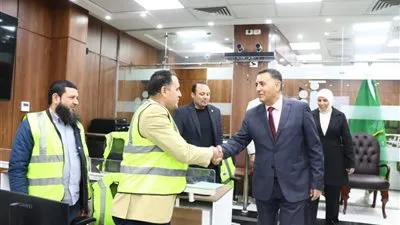 محافظ القليوبية يتفقد الديوان العام ويهنئ العاملين بشهر رمضان المبارك