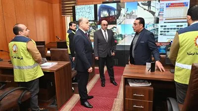 محافظ الغربية يتابع جاهزية مركز سيطرة الشبكة الوطنية للطوارئ لضمان سرعة الاستجابة وتحسين الخدمات