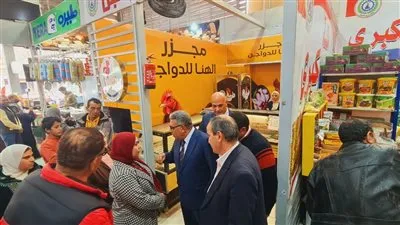 محافظ الدقهلية في المعرض الدائم للسلع الغذائية بحي غرب المنصورة: الهدف الأساسي من المعرض هو توفير سلع ومنتجات بأسعار مخفضة 