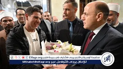 محافظ الغربية وسط الأهالي في المسجد الأحمدي احتفالًا بليلة رمضان الأولى