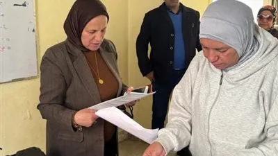 همت أبو كيلة تقود جولات ميدانية بمدارس المقطم في أول أيام رمضان.. متابعة دقيقة للصيانة 