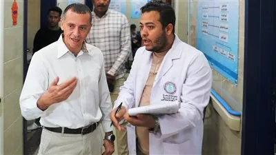 محافظ أسوان يتفقد منشآت التأمين الصحي الشامل بالمحمودية وصحة أول ويشدد على سرعة تقديم الخدمات الطبية