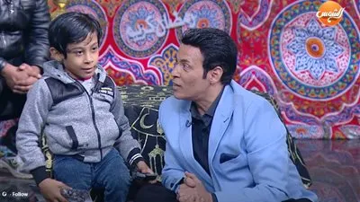 سعد الصغير يواصل مبادراته الإنسانية.. جهاز مشي لطفل وتجهيز دكان لسيدة بسيطة