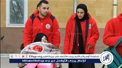 فرق الهلال الأحمر تنتشر على معبر رفح لتقديم الخدمات الإغاثية والإنسانية للجرحى الفلسطينين 