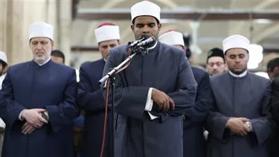 الأزهر يقدِّم الطالب 