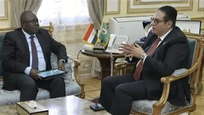 رئيس جامعة القاهرة يستقبل سفير زامبيا لبحث تعزيز علاقات التعاون الثنائي في المجالات التعليمية 