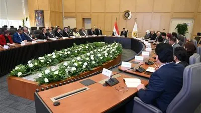 وزير الصناعة يترأس مجلس إدارة مركز تحديث الصناعة لإطلاق مرحلة جديدة ترتكز على الابتكار والاستدامة