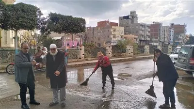 محافظ الدقهلية يتابع جهود الوحدات المحلية في رفع تجمعات مياه الأمطار