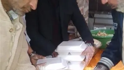 للسنة العاشرة على التوالي.. أسود الخير بالإسكندرية يوزعون 2000 وجبة ‏