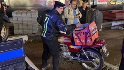 حملات مرورية مفاجئة بشارعي «الغشام» و«سعد زغلول» بمدينة الزقازيق لضبط المخالفين