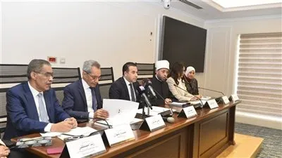 المستشار القانوني لـ الاتصالات يوضح ملامح قانون حماية الأطفال من مخاطر السوشيال