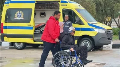 استجابةً لحالة الطقس السيئ.. الهلال الأحمر يعزز مد غزة بخيام وبطاطين وملابس شتوية عبر قافلة «زاد العزة» 145