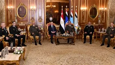  القائد العام للقوات المسلحة وزير الدفاع ووزير الداخلية يشهدان حفل إفطار بمناسبة شهر رمضان الكريم