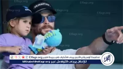 دمعة ابنته أوقفت الليزر.. كريس هيمسورث يتراجع عن إزالة وشم قديم ويحكي قصة إنسانية تهز القلوب