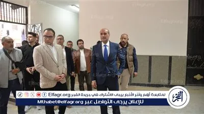 محافظ أسيوط يتفقد سوق أبنوب الحضري ويسلم 10 أجهزة عرائس وكرسيين متحركين كهربائيين
