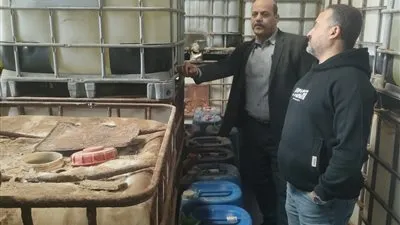 ضبط 2420 لتر كلور مجهول المصدر داخل ورشة دون ترخيص بتموين شرق الإسكندرية