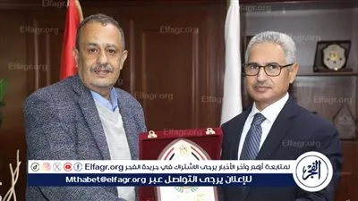 محافظ بني سويف يُكرًم «احمد رمزي» وكيل وزارة الإسكان لبلوغه سن المعاش