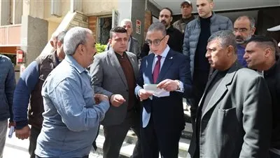 محافظ الجيزة يتفقد مقر هيئة النظافة والتجميل بالجيزة لمتابعة انتظام العمل والوقوف على كفاءة منظومة النظافة والمعدات