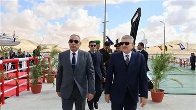 محافظ الإسماعيلية ورئيس هيئة قناة السويس يشهدان افتتاح محور الشهيد البطل العريف رضا محمد محمد الحويحي
