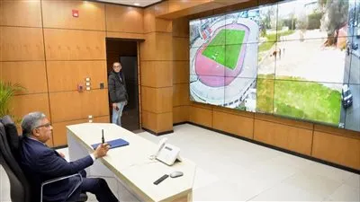 محافظ الدقهلية يتابع من مركز سيطرة الشبكة الوطنية جهود كسح الأمطار والنظافة والإشغالات والمشروعات والخدمات