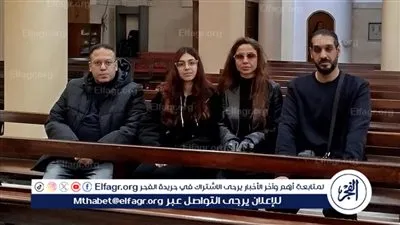 دوللي شاهين تقيم قداس ذكرى الأربعين لولدتها الراحلة 