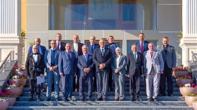 خلال لقائه بقيادات الصحافة القومية.. محافظ الإسكندرية يؤكد أهمية الإعلام الوطني