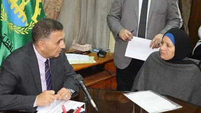 محافظ القليوبية يلتقي المواطنين بشبرا الخيمة ويصدر توجيهات عاجلة لحل المشكلات