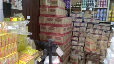 تموين الإسكندرية تضبط 457 زجاجة زيت تمويني و471 كيلوجرامًا من السكر الغير مدعم بالأسواق