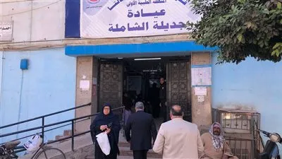 محافظ الدقهلية في زيارة مفاجئة لعيادة التأمين الصحي بجديلة