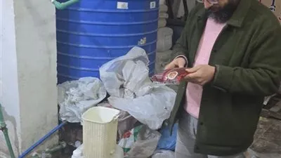 مديرية تموين الإسكندرية تضبط منشأة غير مرخصة لتعبئة الخل والتحفظ على 3 أطنان ومنتجات مقلدة 