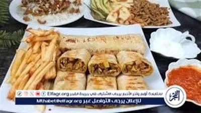 منيو فطار 15 رمضان.. طريقة عمل شاورما الدجاج بالخبز العربي في المنزل بخطوات سهلة